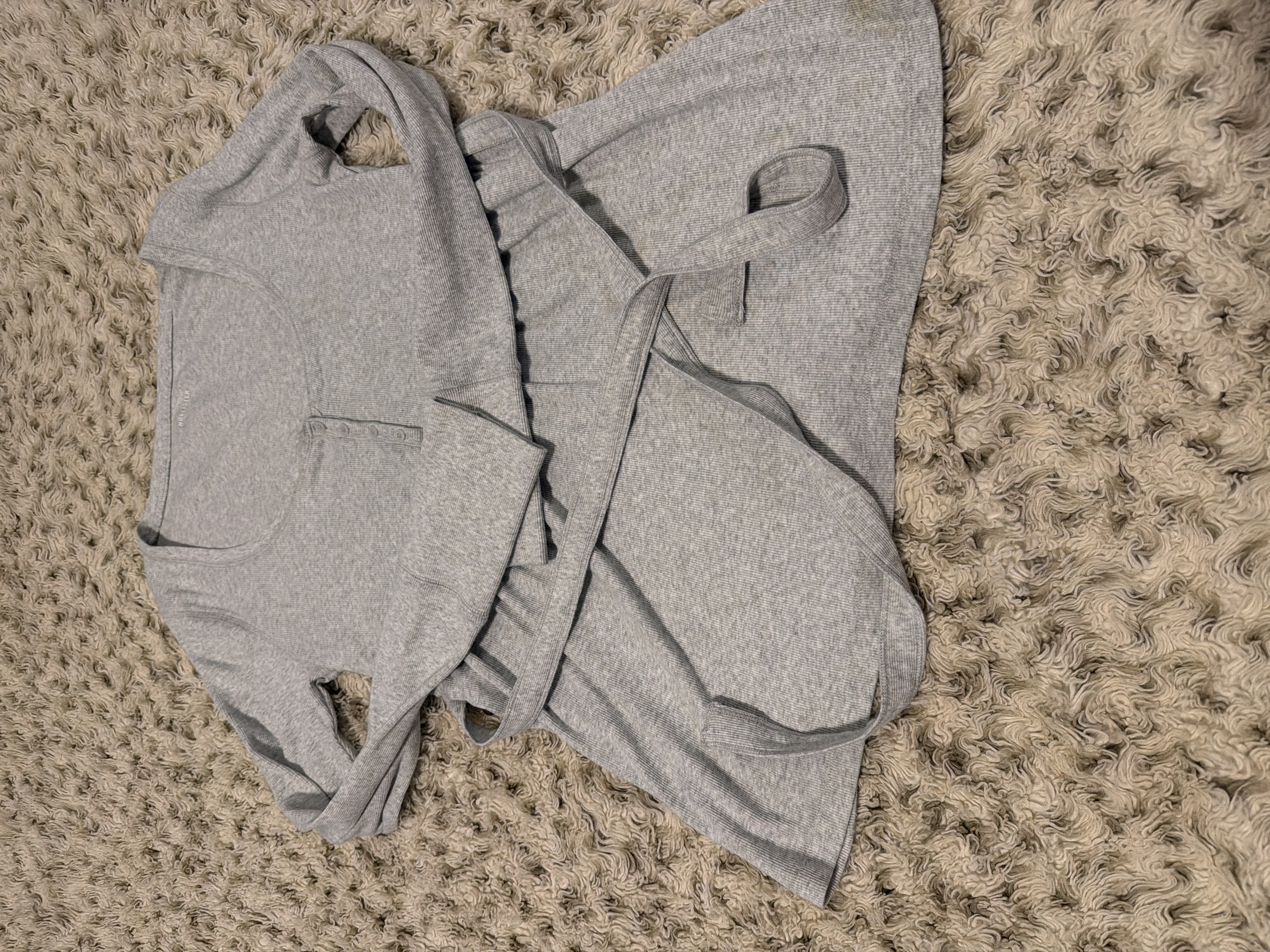 Hollister gray top